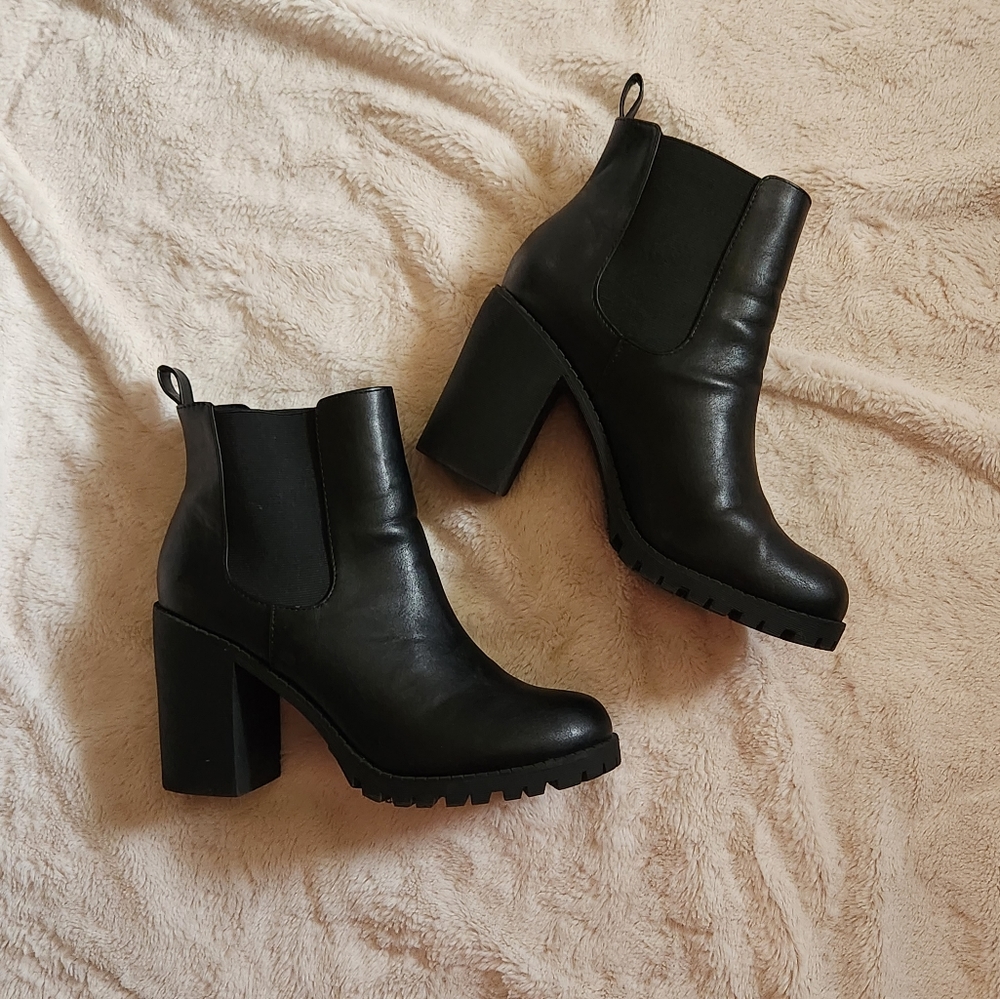 Soda Chunky Heel Ankle Boot